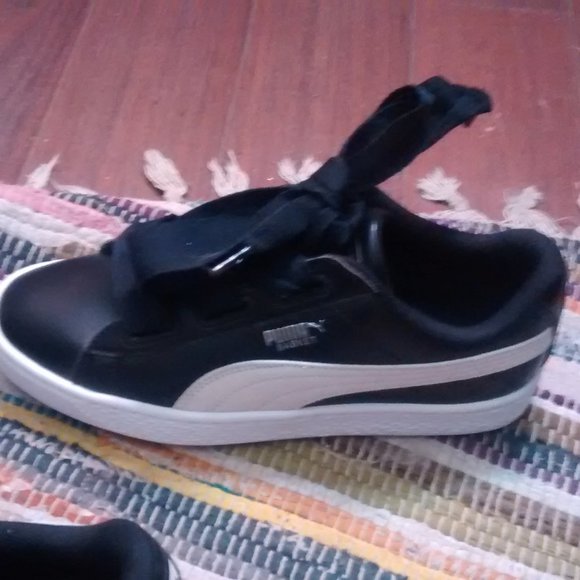 Ribbon Lace Puma Sneakers - Picture 7 of 10